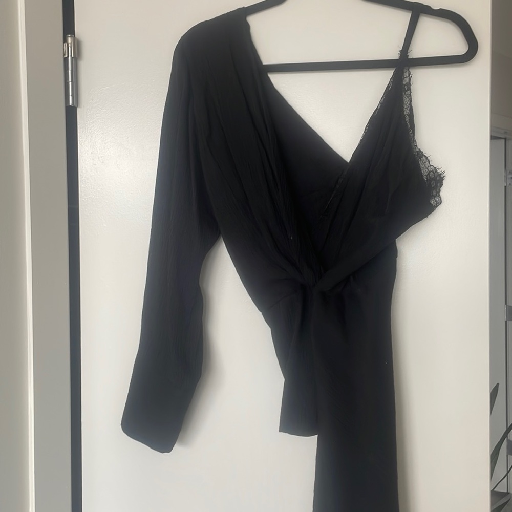 Zara black one sided high low black top